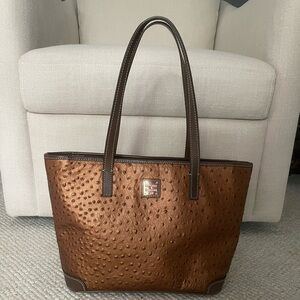 Dooney & Bourke Charleston tote handbag in ostrich embossed genuine leather